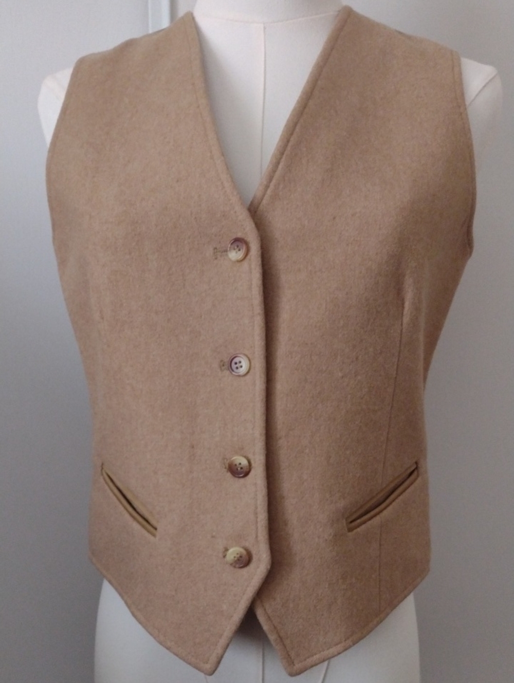 Womens Size 11 Camel Wool-Blend Vest - Sleeveless Button Front